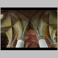 Cathédrale de Reims, ambulatory, The Trustees of Columbia University, mcid.mcah.columbia.edu.png